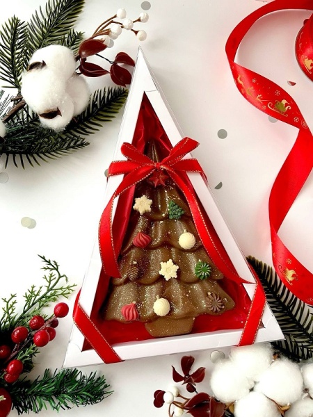 Упаковка треугольная для шоколада и конфет Белая 24х16х3,5 см