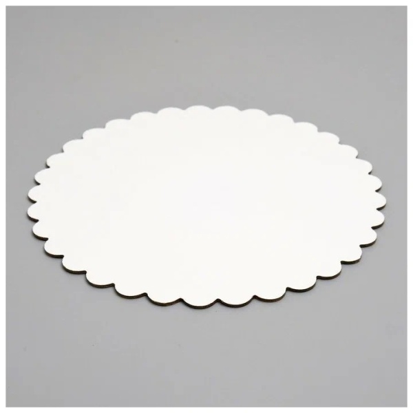 Подложка для торта  белая с ажурным краем 3,5 мм d 26 см