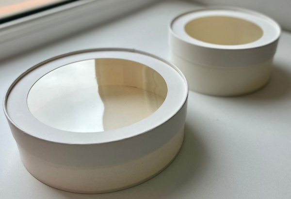 Коробка универсальная круглая с окном Белая  d 20 см, высота 7 см