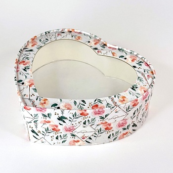 Коробка Шляпная Сердце с окном Розы 21,5х18х5,5 см