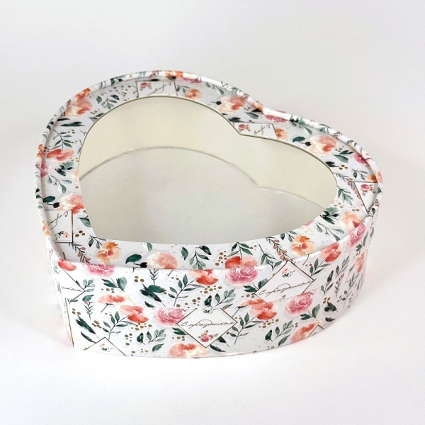 Коробка Шляпная Сердце с окном Розы 21,5х18х5,5 см