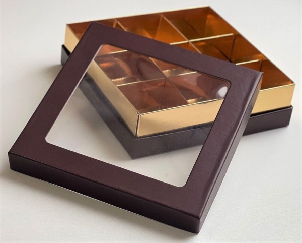 Упаковка для 9 конфет шоколад с большим окном ЛЮКС