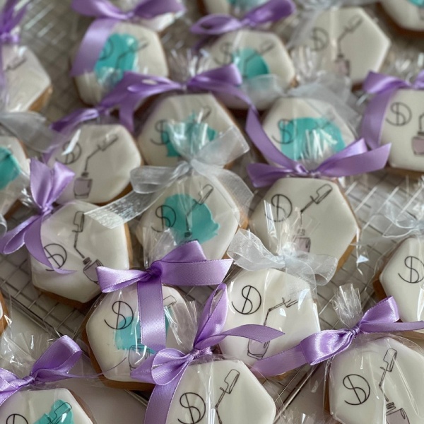 Пряники с глазурью по индивидуальному эскизу от 10 штук