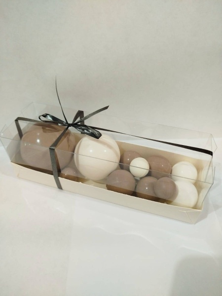 Шары из молочной и белой шоколадной глазури  11 шт